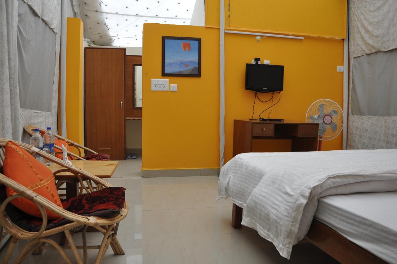 Tatva Bir Tents And Hotel Kangar Exteriér fotografie